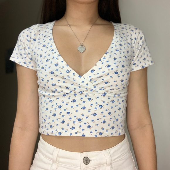Brandy Melville Tops Brandy Melville Blue Floral Amara Top Poshmark